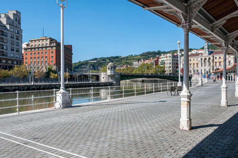 Bilbao: Half-Day Private Tour - Exploring Bilbaos Landmarks