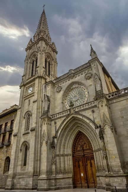 Bilbao: I am a guide who shows the history of the town of Bilbao. - What to Expect from the Bilbao History Tour