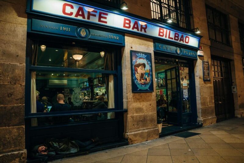 Bilbao: Insta-Perfect Walk With a Local - Experience Highlights