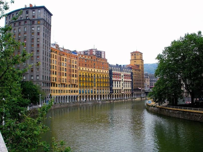 Bilbao: Private Guided City Tour - Who Should Consider This Tour?