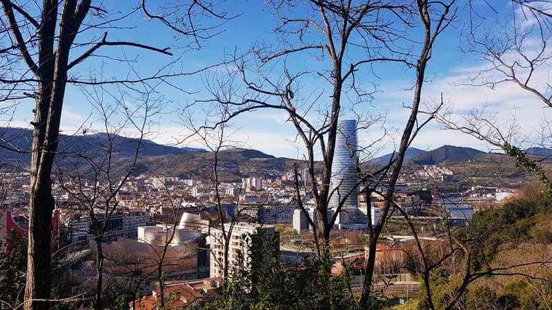 Bilbao Walking Tour and cable car in spanish - Key Points