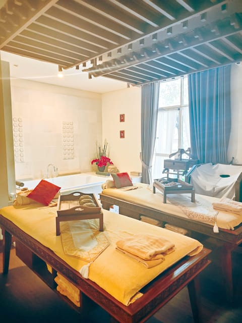 Bintan: Tropical Massage and Exclusive Full Day Spa Package - Therapist Expertise