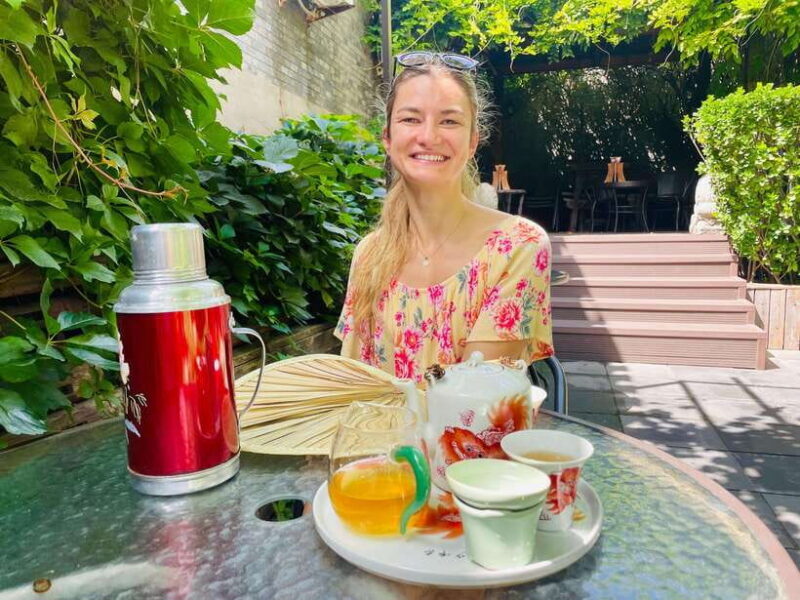 Bite and Stroll: Brunch Tour in Old Town Beijing! - Transportation and Group Size