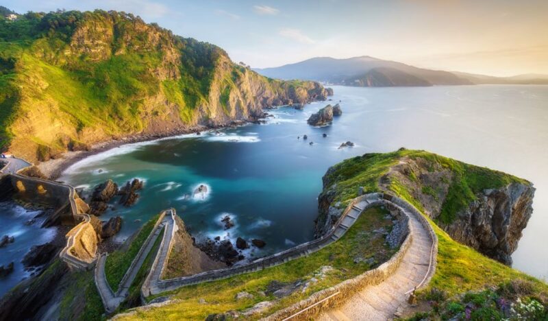 Bizkaia Bridge & Gernika/Bermeo & Gaztelugatxe Private Tour - Itinerary Highlights