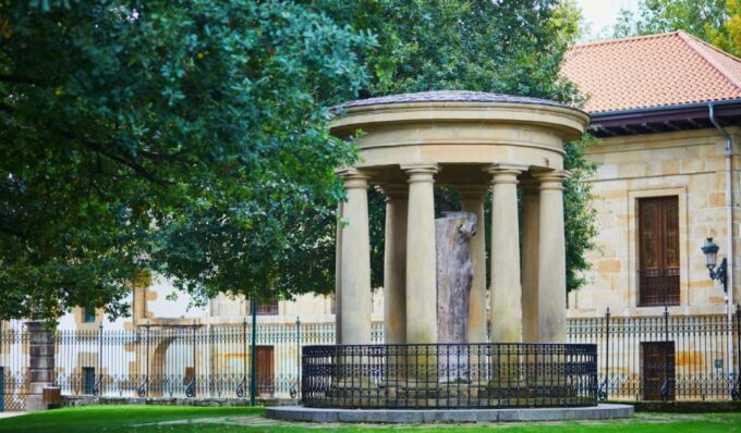 Bizkaia Bridge & Gernika/Bermeo & Gaztelugatxe Private Tour - Gernika