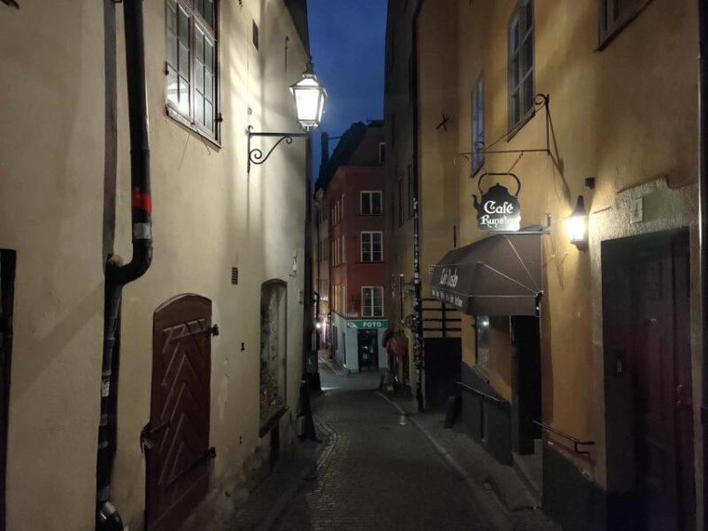 Bloody Stockholm: ghosts, horror and dark folklore 2h - Key Points