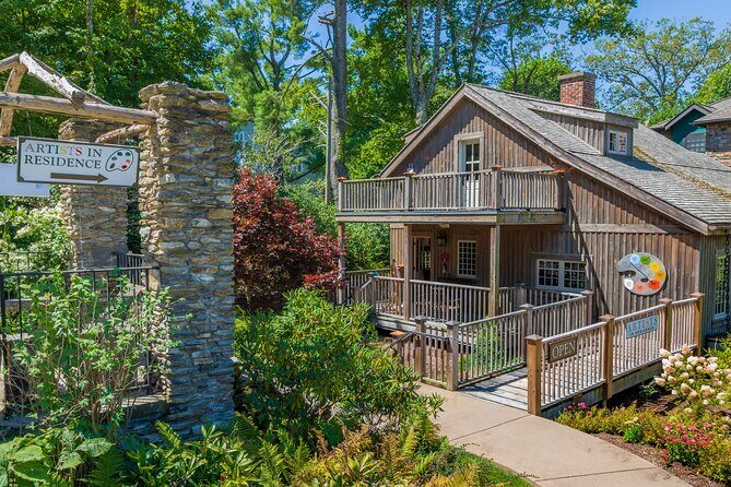 Blowing Rock Scavenger Hunt and Escape Game - Key Points