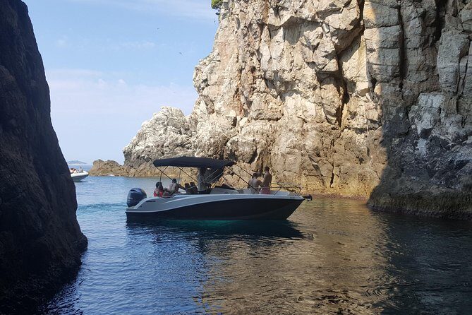 Blue & Green cave,unj beach - with drinks small group speedboat - The Guides and Crew