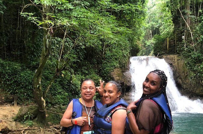 Blue Hole and Souvenir Shopping Ocho Rios (Transportation Only) - FAQ