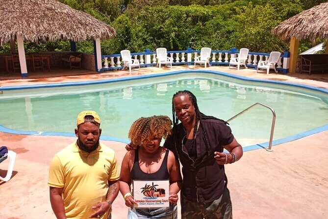 Blue Hole Mineral Spring, Seven Mile Beach, Ricks Cafe/ Shopping Private Tour - FAQs