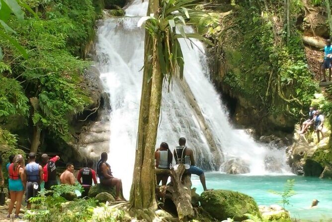 Blue Hole/Secert falls and Dunns River Combo Tour - Introduction: An Adventure for Nature Enthusiasts