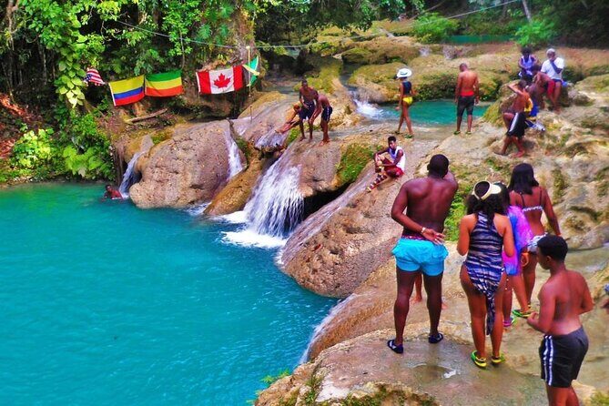 Blue Hole Secret Fall and Dunn's River Falls Combo Tour Ocho Rios - Why This Tour Works