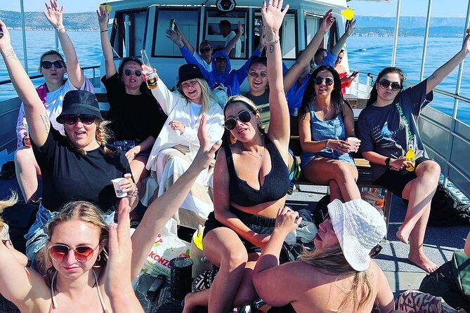Blue Lagoon, Shipwreck & ŠOlta Cruise With Lunch & Unlimited Drinks From Split - Meeting and Pickup Details