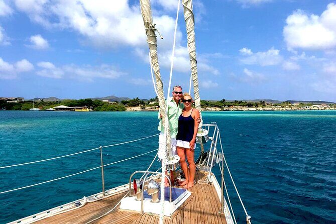Blue Parrot Snorkel Sail with 4 course lunch or dinner in Aruba - Key Points