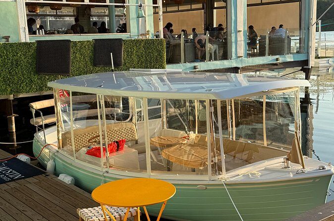 Boat Cruise 1 Hr on Lake Austin Air Conditioned Per Person - FAQ