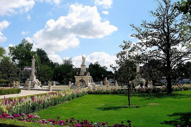 Boat Cruise With Guide on Board + Historical City Adventure Gift - Boat Cruise Details