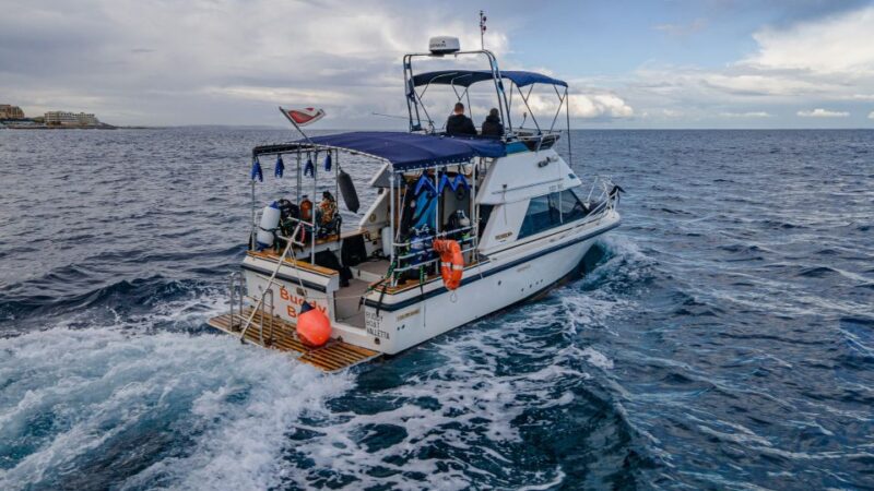 Boat for Scuba Divers. Airplanes and Coral Gardens Dive - Safety and Certification Requirements