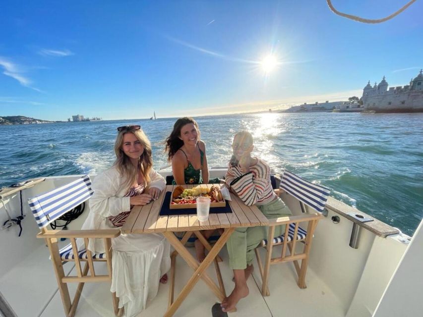 Boat Lisbon Sightseeing Tagus River | Food&Drinks | Diving - Frequently Asked Questions