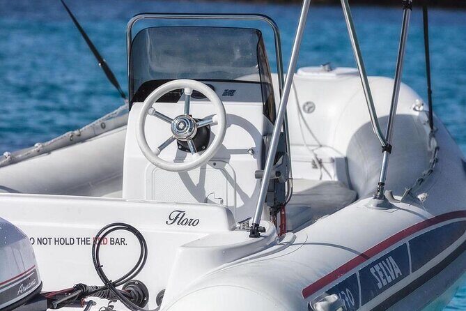 Boat rental for 6 people. No license required. - Frequently Asked Questions