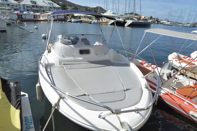 Boat rental To go by yourself CAP CAMARAT - Why Choose the Cap Camarat Rental?