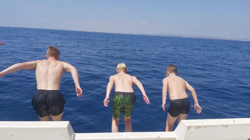 Boat Rental With Skipper and Petrol - Key Points