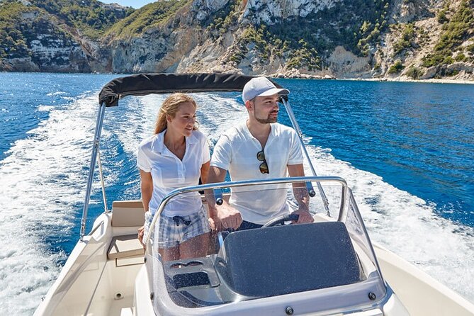 Boat Rental Without a License - B520 Neptuno (5p) - Can Pastilla - Group Size and Capacity