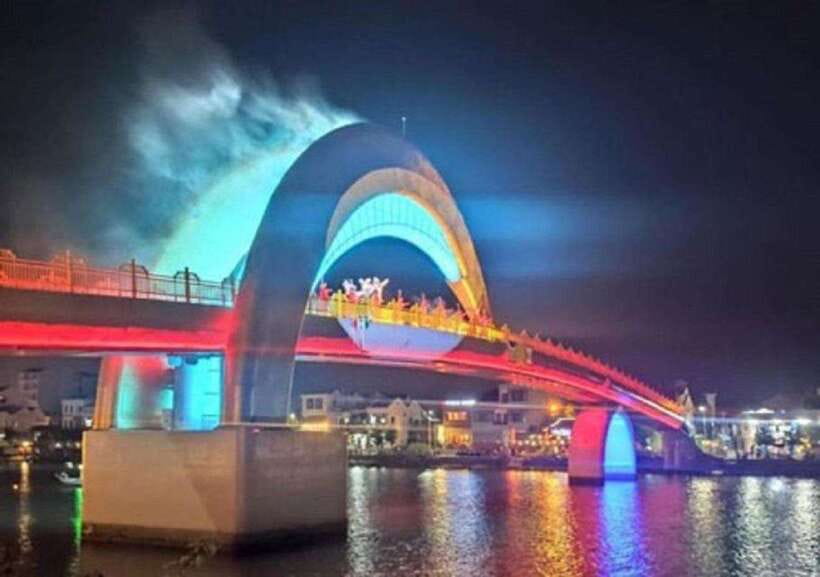 Boat Ride With Releasing Lanterns,Moonlight Bridge/Hoi an - Activity Overview