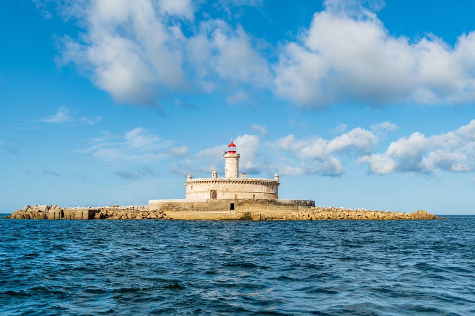 Boat tour: charming Cascais Coast to Lisbon lighthouse - Key Points