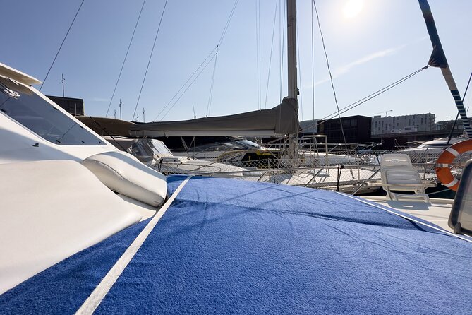 Boat Tour for 2 Hours in Barcelona - What to Expect