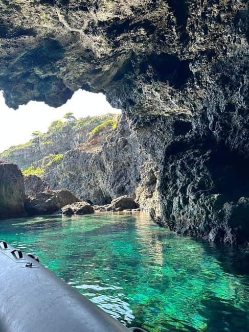 Boat Tour: Island hopping by dinghy with cave visits and snorkeling - Key Points