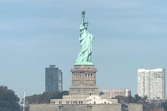 Boat Tour NYC Skyline, Statue of Liberty, Private Yacht Tour - Tour Schedule and Details