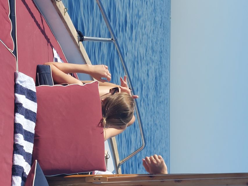 Boat Tour of Capri to Discover Capri 4 Hours - Included Amenities