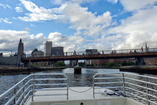 Boat Tour of Green Jacket Shoal Review - Accessibility and Accommodations
