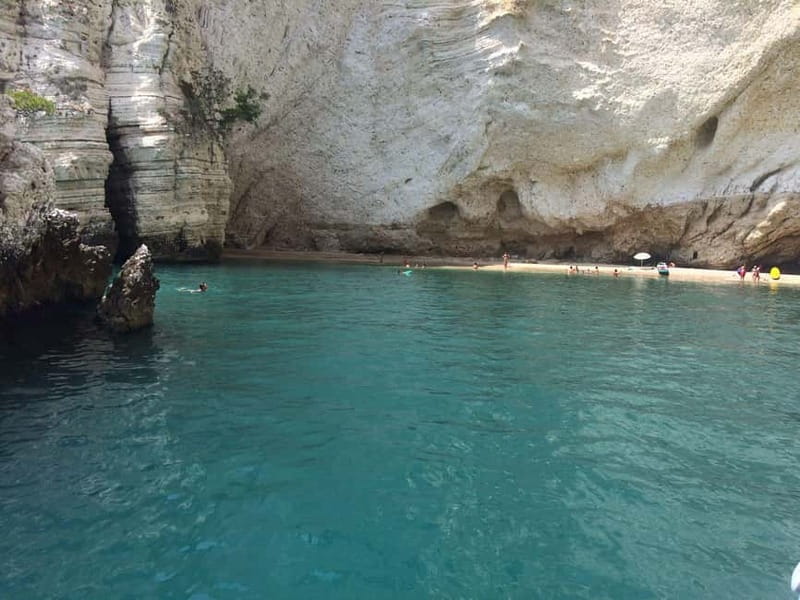 Boat tour of the Gargano Coast - An In-Depth Look at the Gargano Coast Boat Tour