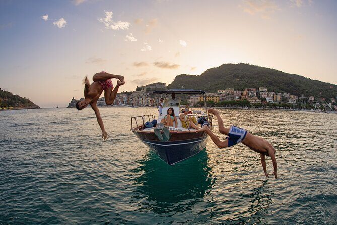 Boat Tour with Aperitifs, Lunches and Parties in La Spezia - Key Points