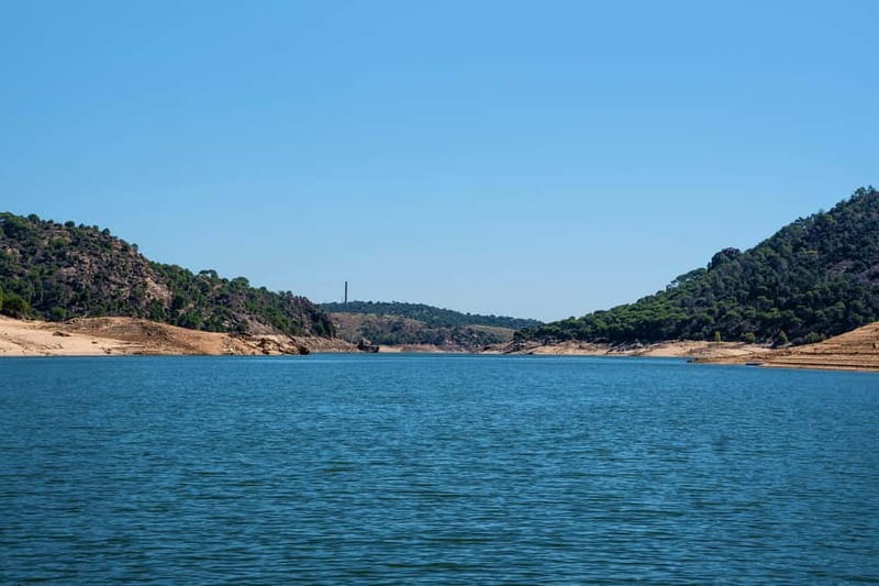 Boat trip  on the San Juan reservoir, Madrid - The Sum Up