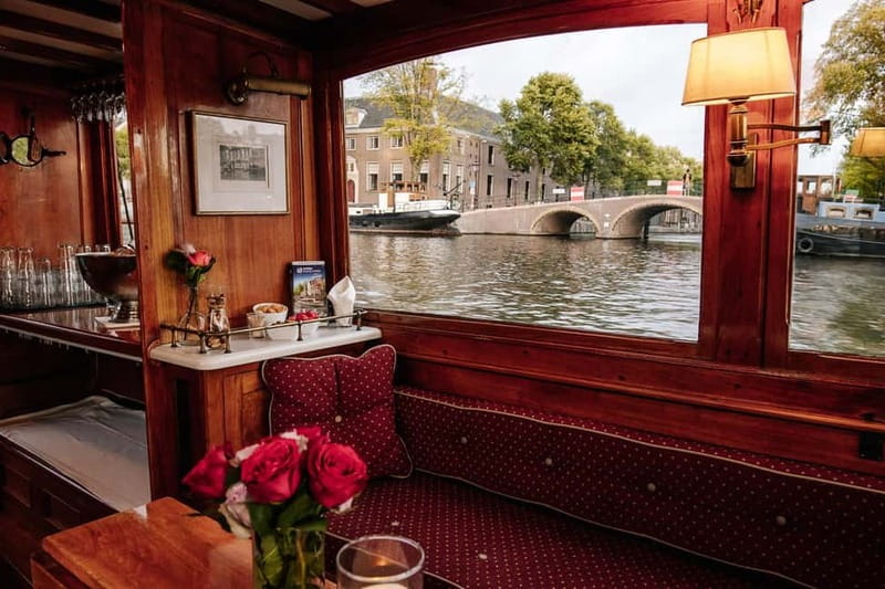 Boat trip through the canals of Amsterdam with Spanish guide - Who Will Enjoy This Tour?
