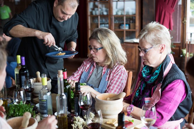 Bodegas Monje Winery Ticket W/Wine Tasting & Mojo Sauce Workshop - Winery Tour and Wine Tasting