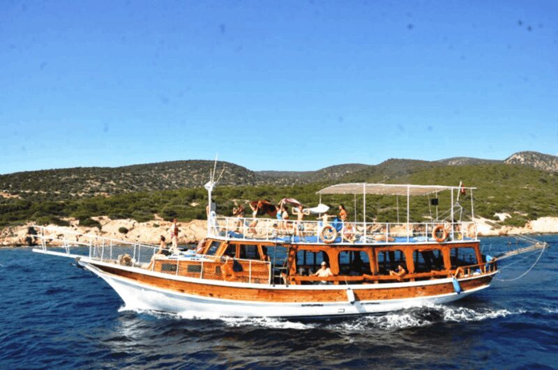 Bodrum Boat Tour with Lunch: Beaches and Islands - Key Points