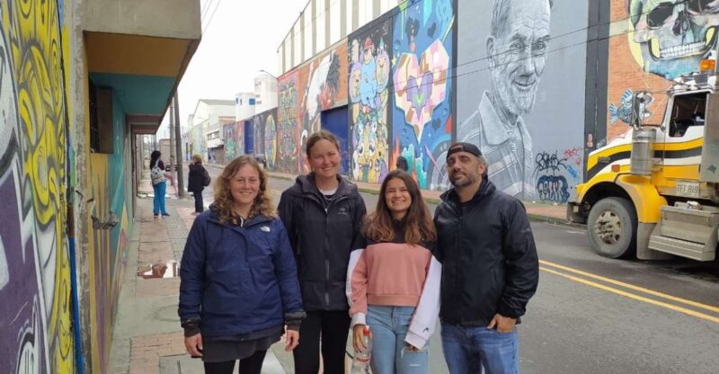 Bogotá: Graffiti District Guided Tour With Snack - Safety and Ratings