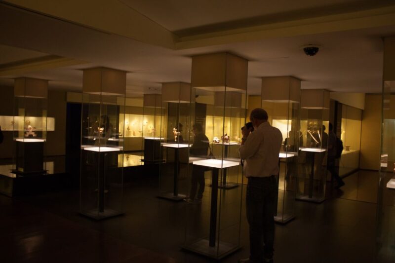 Bogotá: Grand City Tour With Monserrate, Usaquén and Lunch - Museums to Visit