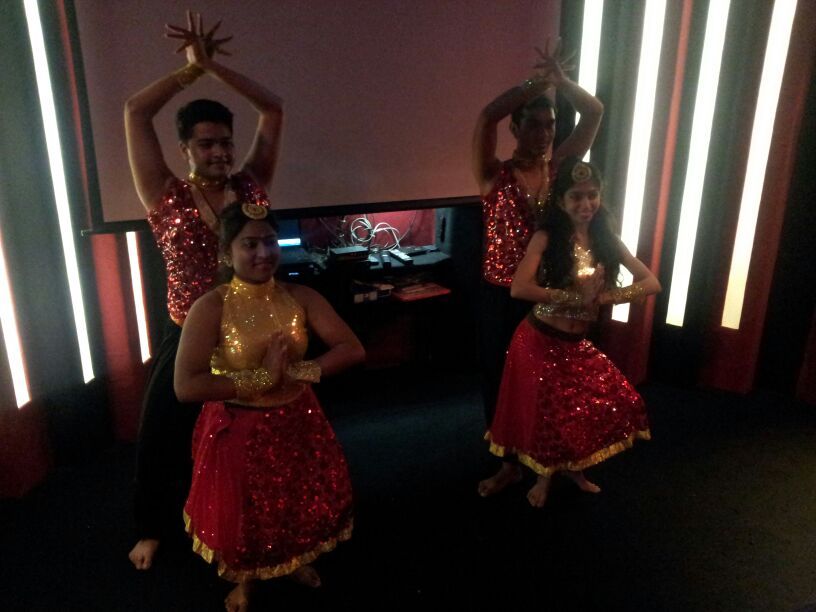 Bollywood Tour With Dance Show - Frequently Asked Questions