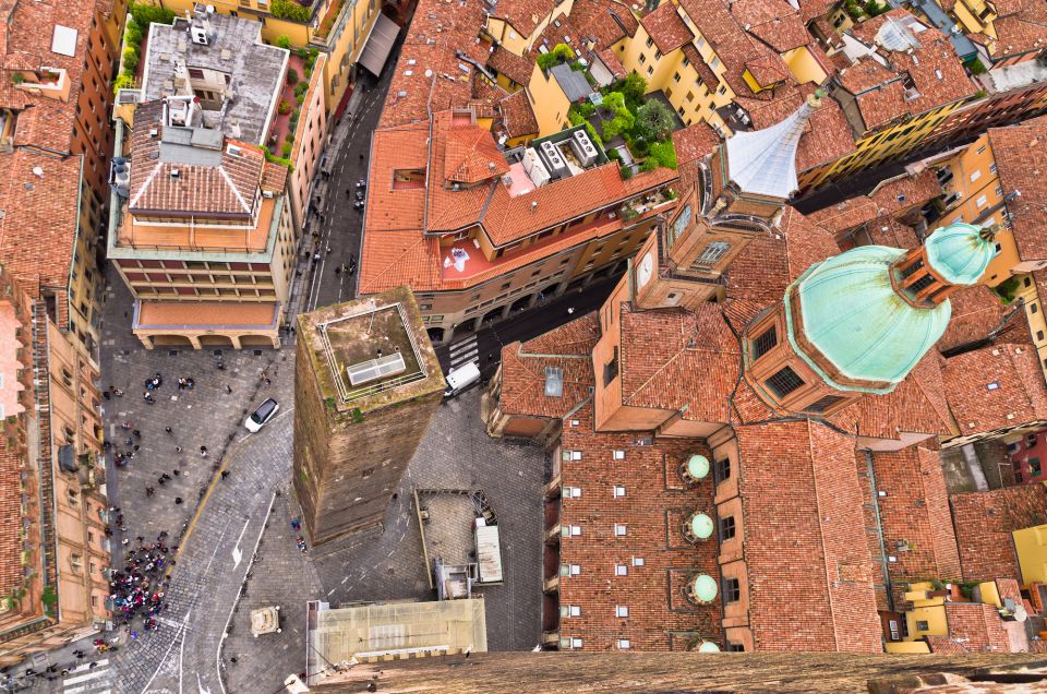 Bologna: 2-Hour Book a Like-Minded Local Host - Key Points
