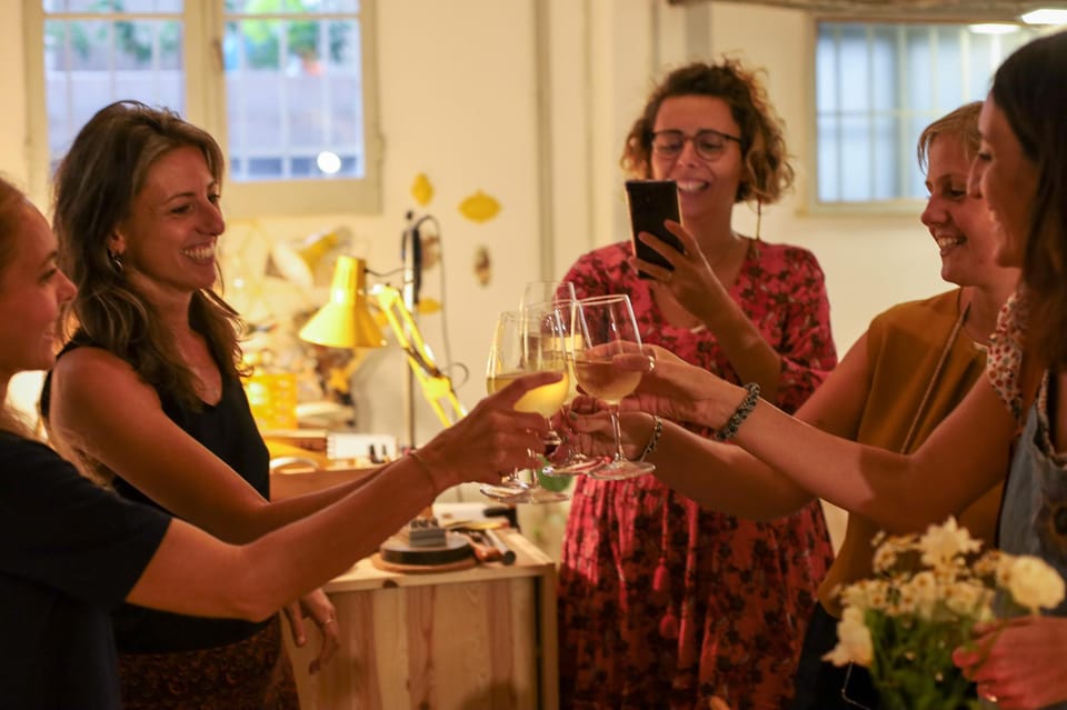 BOLOGNA APE IN LAB: Create your own jewelry while sipping a glass of wine! - The Value of the Experience