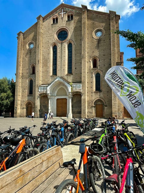 BOLOGNA BIKE TOUR - Exploring Bologna on Two Wheels: An In-Depth Review