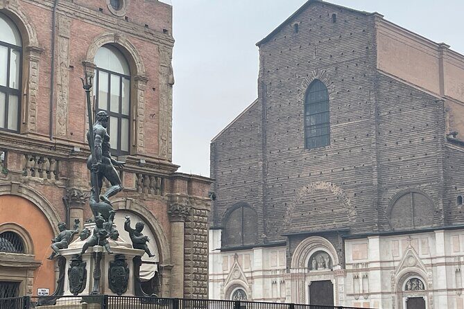 Bologna City Highlights Private Guided Tour at Night - Authenticity and Tips