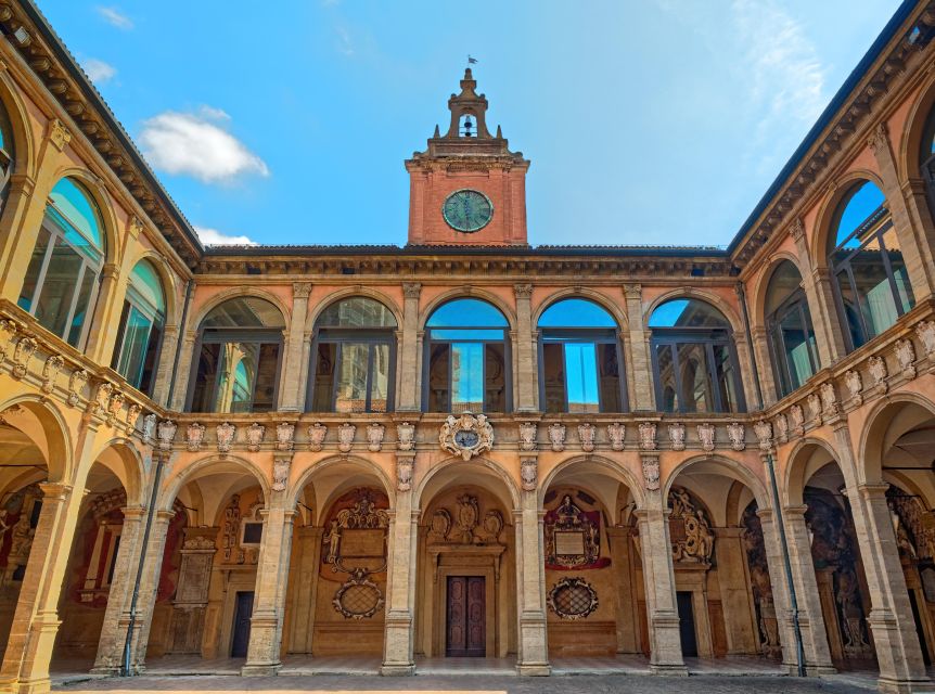 Bologna: Classic Private Walking Tour - Wheelchair-Accessible Sightseeing Experiences
