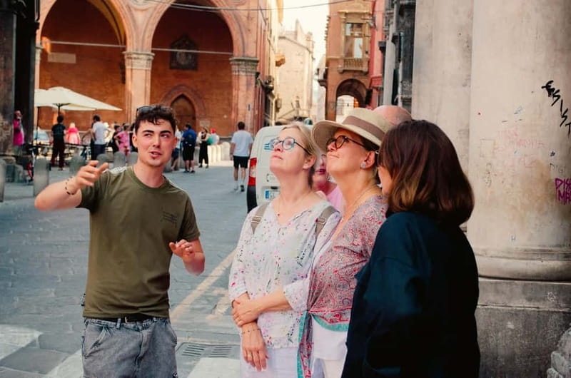 Bologna: Food and Wine Walking Tour with Tastings - A Deep Dive into the Bologna Food and Wine Tour
