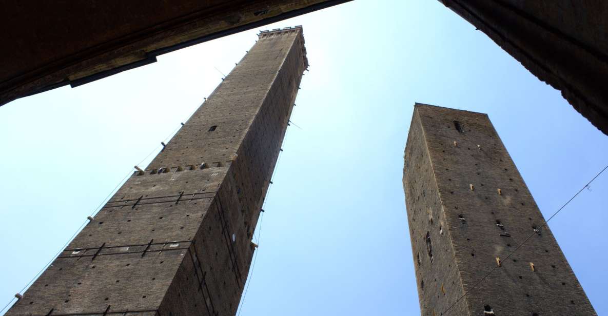 Bologna: Guided Walking Tour of the City Highlights - Exploring Piazza Maggiore and Piazza Del Nettuno