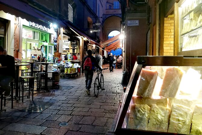 Bologna Highlights Tour - Booking and Cancellation Details